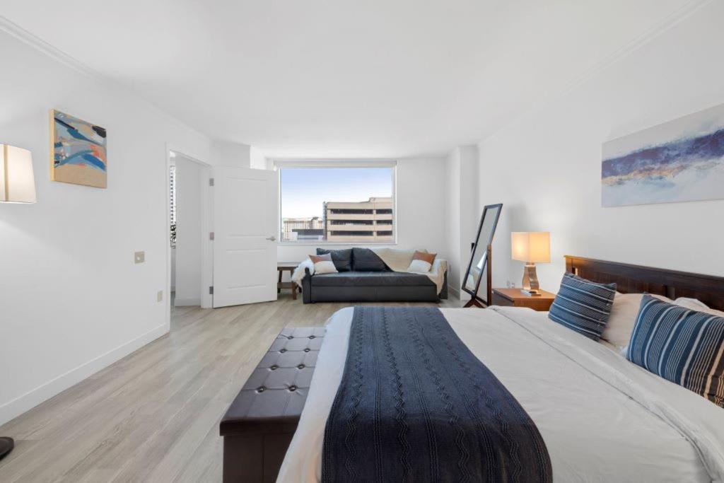 2br 3ba Beachfront Cozysuites At Showboat *
