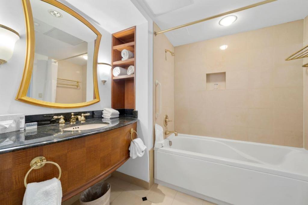 2br 3ba Beachfront Cozysuites At Showboat